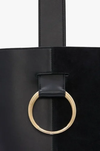 Dia bucket bag i marineblått skinn