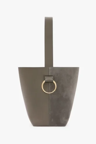 Dia-bucketbag i pebblegrått skinn