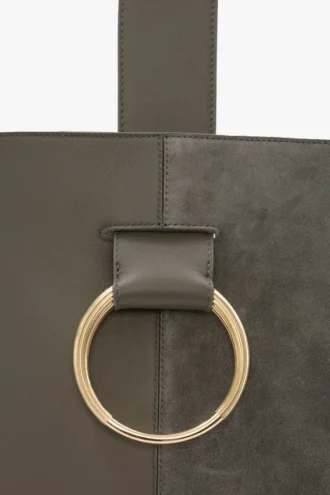 Dia-bucketbag i pebblegrått skinn
