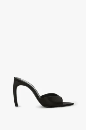 Harlow mule 100 i svart sateng