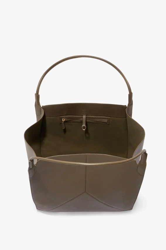 The Victoria reisetote i khaki skinn The Victoria reisetote i khaki skinn
