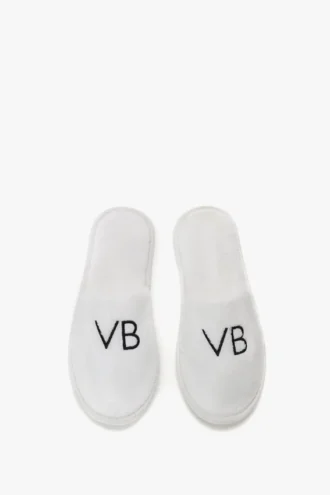 VB broderte frotté-tøfler i hvitt