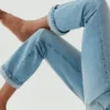 Victoria-jeans i lyseblå vask